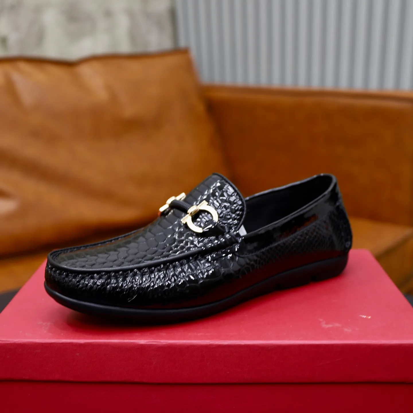 Men's men's shoes 💰462💰🙅‍♂️🙅‍♂️🙅‍♂️Niuli Brand: Ferragamo Standard code: Men's code 38/44 (45 customized) Grade: Same style as the official website Material: Original imported cowhide leather lining Original wear-resistant lightweight outsole Style category: Men's casual slip-on shoes Doudou shoes Noble luxury brand elements, top luxury color: actual picture color
